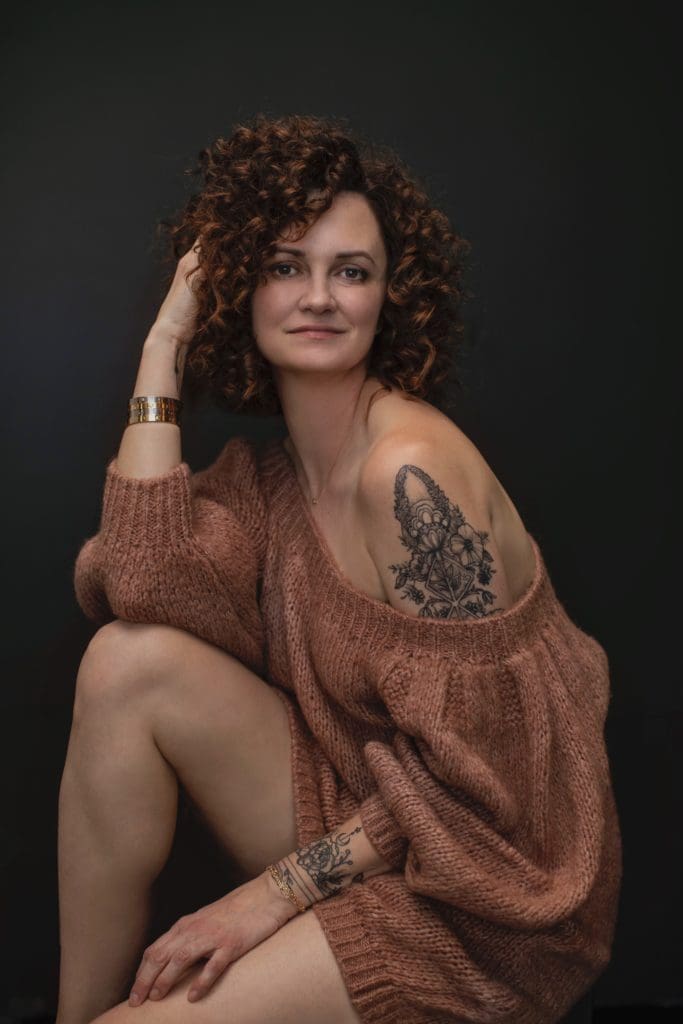 A portrait of Susan Stripling, photographer and WPPI Grand Master, who is interviewed about the benefits of entering WPPI photo competitions.